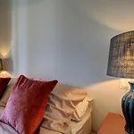 Peaceful With Views And Garden דירה אסטפונה