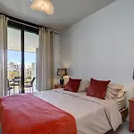 Peaceful With Views And Garden דירה