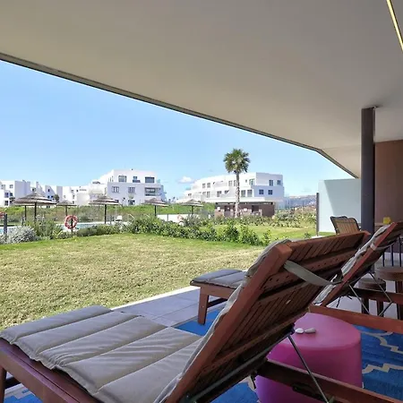 Peaceful With Views And Garden Appartement