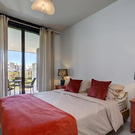 Peaceful With Views And Garden Appartement